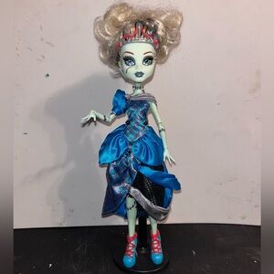 Monster High Scary Tales Threaderella Frankie Stein